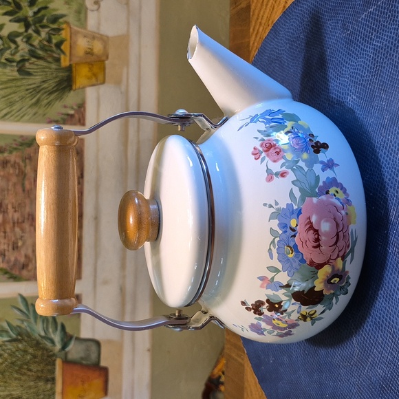 Enamel Tea Kettle Vintage From The 80s.  (#TK-5)vgc. - Picture 5 of 14